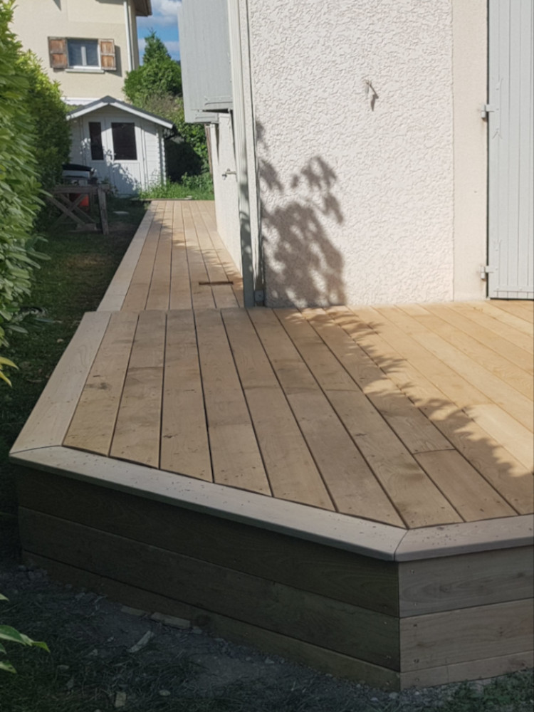 terrasse sur plots en chataignier lames bombées